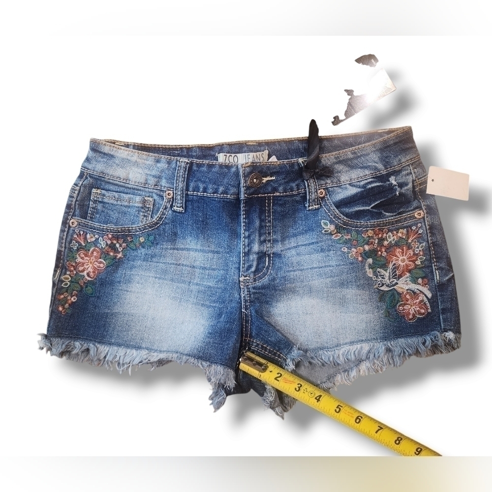 ZCO Jean Shorts Cutoff Distressed Flower Stitched Y2K Festival Size 11 N… - Picture 6 of 11